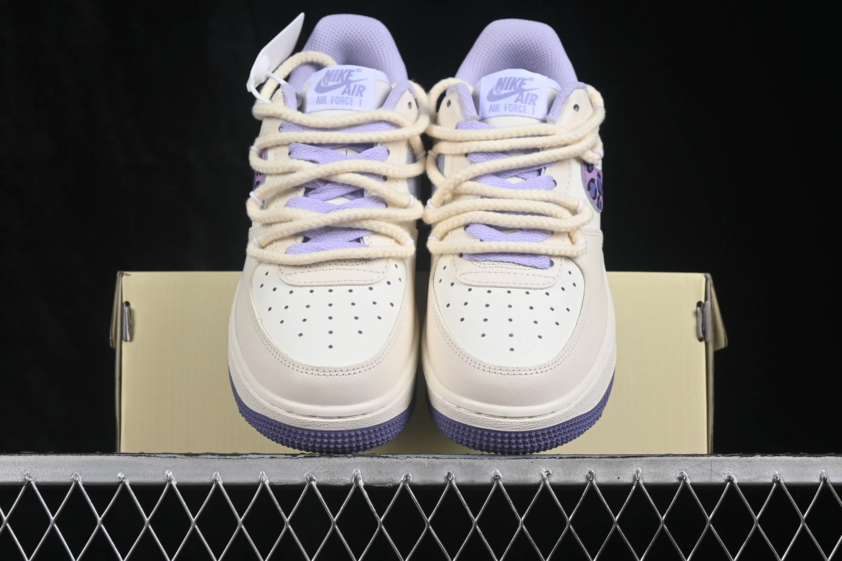 All categories Nk Air Force 1 Air Force series Nk Air Force 1 Low Air Force low-top Nike Air Force 1'07 Low "Taro Leopard" Hand-painted graffiti Taro leopard print Air Force 1 low-top casual sneakers FJ7740-111